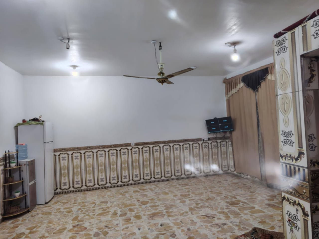 بيت للبيع بلبيضاء قرب أبو عباس العكيلي المساحه ١٨٠ متر طابو زراعي كامله خدمات قرب السده لا اللستفار التواصل على الرقم
***********
اخوان اني مكلف بلنشر اتصلو أو ادخلو واتساب
