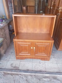 كومدي صاج تزكام مستعمل ارتفاع 84 سم عرض متر 16سم عمق 40سم السعر 50 وبي...