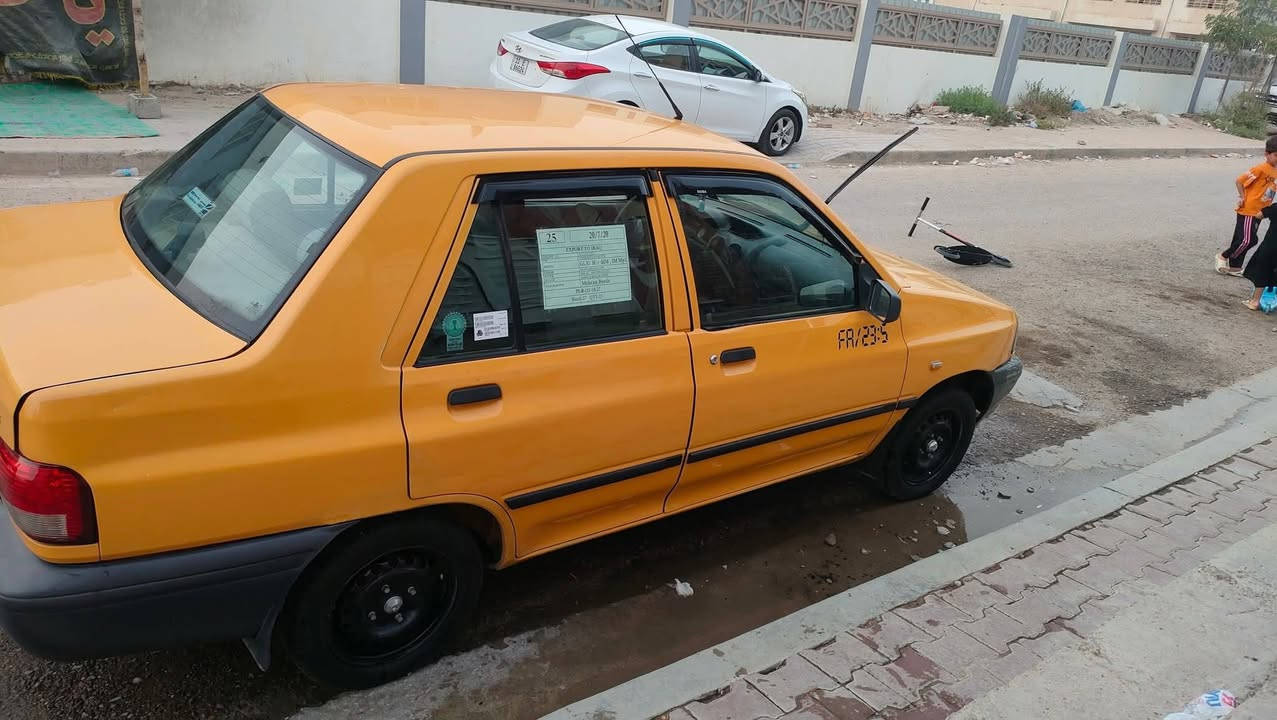 سلام عليكم شباب سايبه للبيع موديل 2015 بأسمي رقم انكليزي سياره مكفوله سياره تخم تاير  سياره ما اشتغل بيها تكسي منتسب على كد الدوام مكان الحسينية مال الرشدية سعر 36 الاستفسار الرقم ***********
