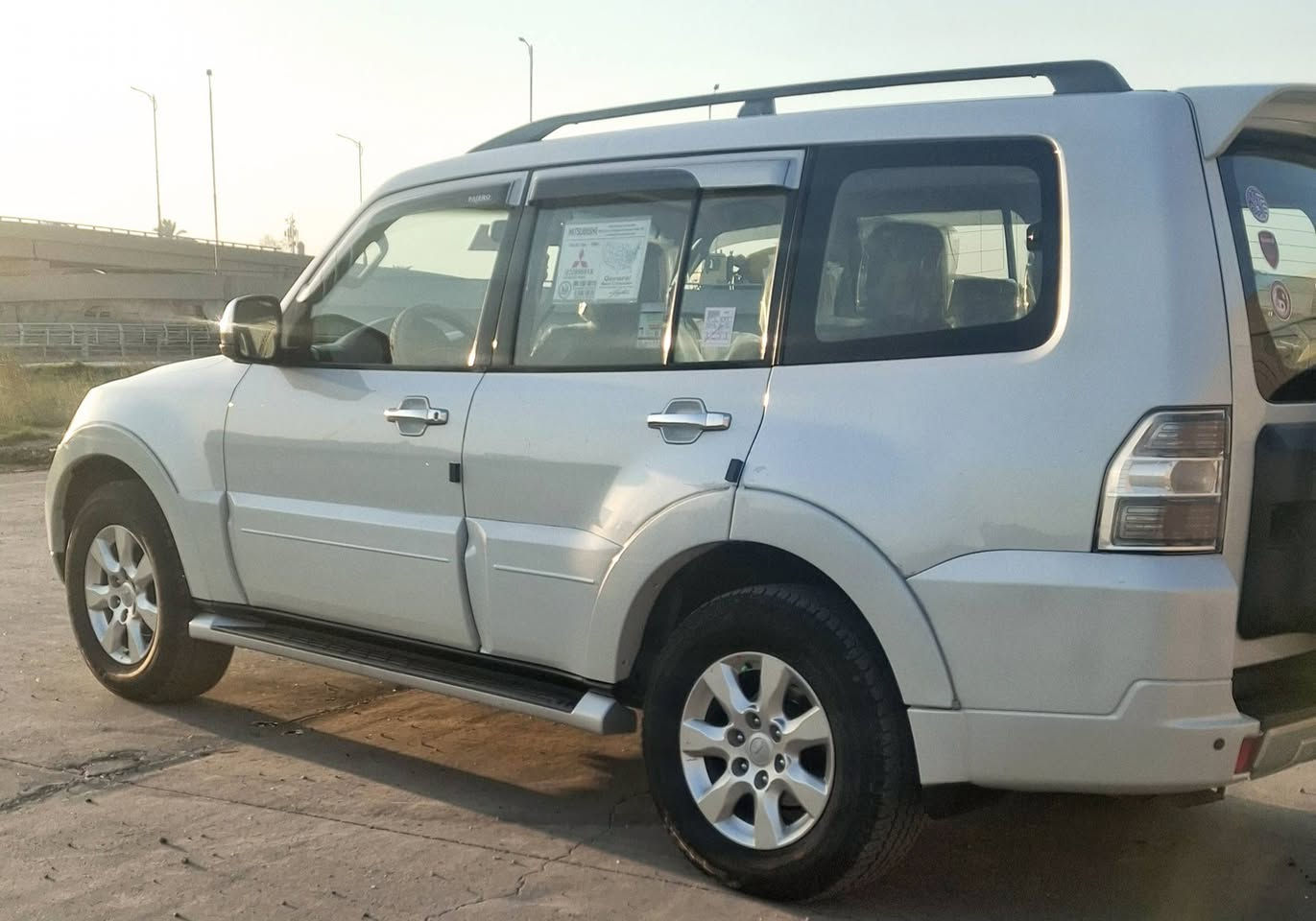 السلام عليكم باجيرو حبتور ٢٠١٤ وارد خليجي مكفوله كفاله عامه حتى الابلاستك بدون صبغ بدون تبديل بدون حادث مكينه ٣٥٠٠ المرغوبه فول مواصفات فتحه سقف  كراسي جلد كهرباء دمام خلفي داخل عسلي صاج سبعه راكب ثلاث قطع تبريد حساس خلفي ثلاجه بالفرس شاشه كامره خلفيه مرايات شفط اشاره وترحيب تحكم استيرن ثلاث جهات زراكات لايت تخم تاير ياباني كير مكينه شرط مامفتوحات صدر أمامي وخلفي نضيف السياره نايمه كلش تبريد شغال السعر (    ١٦٥   ) بيهه مجال الاتصال  *********** مكان بغداد
