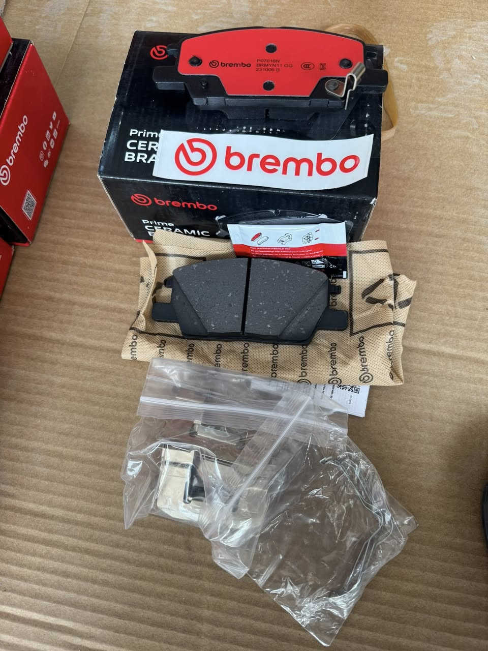 يتوفر لدينا
دسكات برمبو _brembo اصلي وكاله 
مع ضمان حقيقي (50000 كيلومتر )
يتوفر لجميع انواع سيارات الامريكيه 
(جارجر +جالنجر +اوباما +جيب +دورنكو +تاهو +يوكن )
الفرع الاول السنك مقابيل كراج الغفران محل 
محلات محمد سليم 
الفرع الثاني شارع فلسطين تقاطع نخله قرب مطعم قدوري 
شركه جبل علي 
***********
