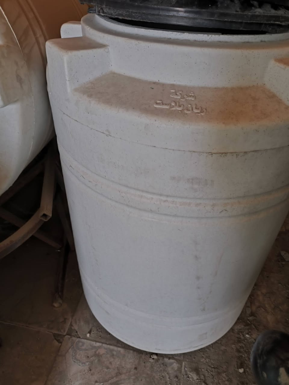 للبيع 4تانكيات ابو 250لتر
سعر الواحد 25وبي مجال مكاني برنون قرب سيطرة الآثار الرقم ***********

