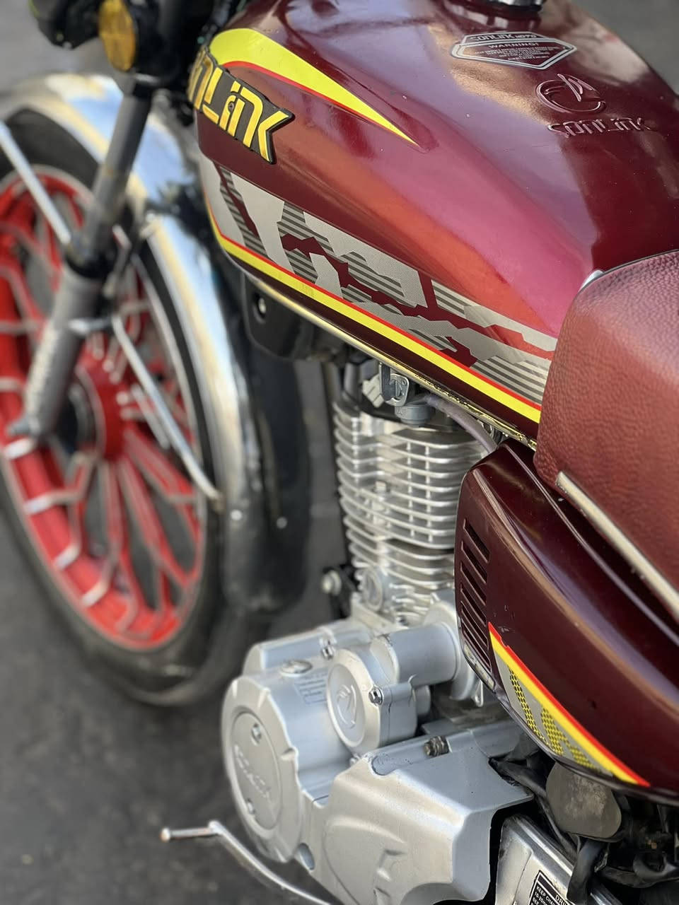 مطور سويلنك موديل 2024 
نظيف متل دهب محرك كبس 
كهرباء كامل شغال 
سعرو 465 الف بيها مجال بسيط 
للتواصل ***********
