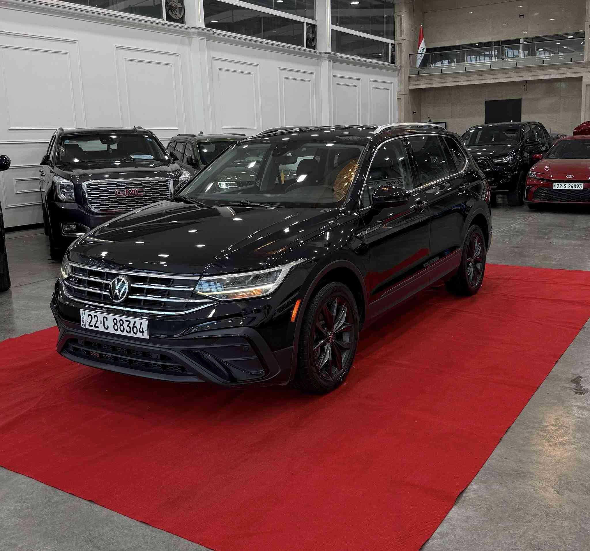 Vw tiguan وارد امريكي لون اسود

موديل 2022

مواصفات s 

السيارة نضيفة وحلوة ومعتني بيها وكلشي بيها بلادي

المواصفات
رادار امامي
رادارات جانبية
بصمة
ويل بلاك
هاند بريك كهربائي

جام 4 اوتو 

تبريد قطعتين

محرك 2000 توربو 

وكير 8atنمر

السيارة 7 راكب

كشنات  جلد

شاشة حجم 7 بوصة وبيها apple carplay و android auto 

السيارة ماشية40  الف 

والسيارة مابيها اي حادث بالعراق  بس من امريكا كما موضح بالصور جاملغ وبنيد 
بدون دواخل
عارضها ب 180 ورقة وبيها مجال

للاستفسار 
***********
