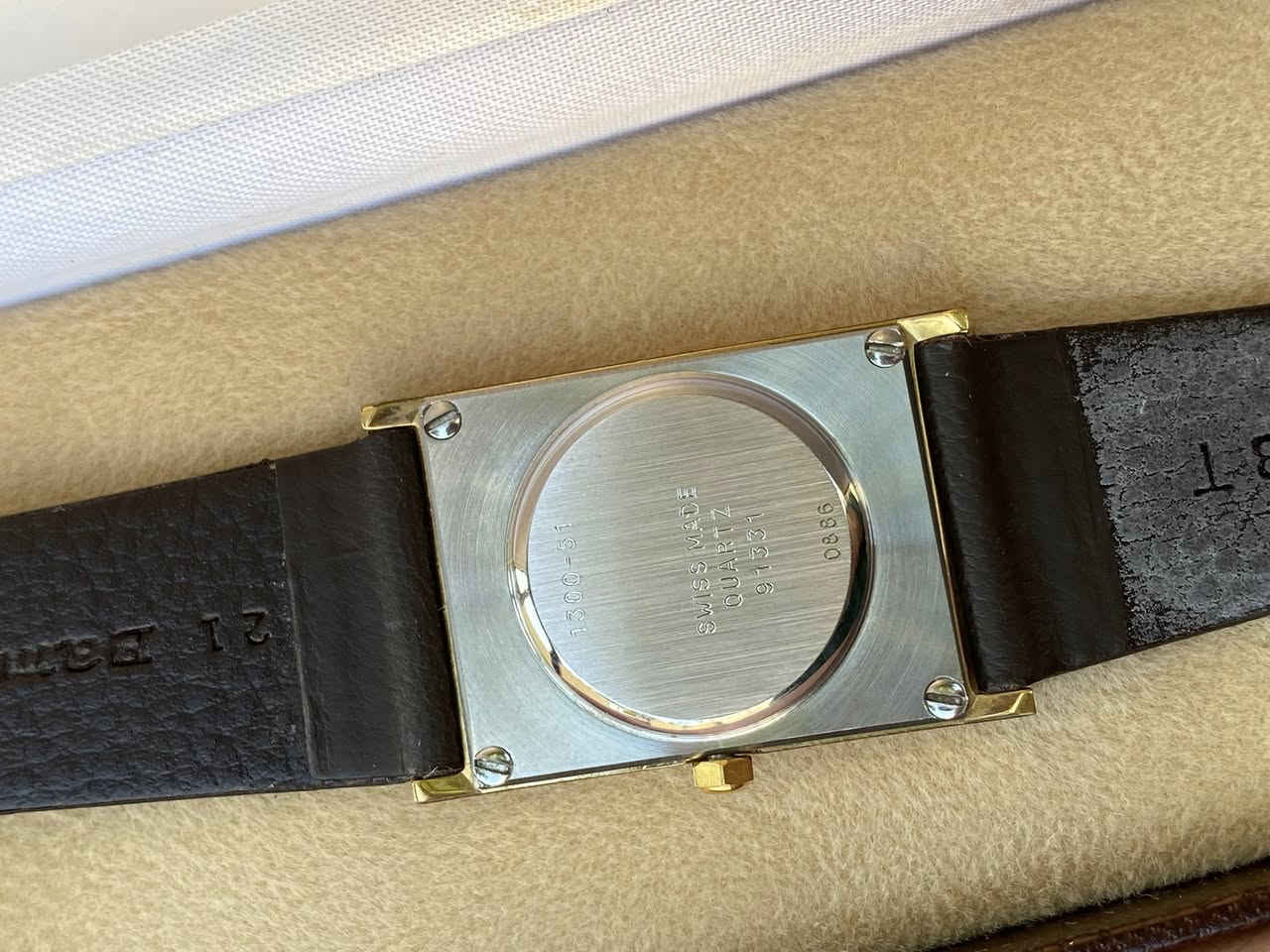 فورشن جنيف سويسري اصلي
بالعلبة الاصلية والكتلوك من الاصدارات العالية جدا جدا بالعراق قليل الي يعرفوها لان الساعة ما تتوفر بسهولة ما اطول عليكم ابحثوا عن الساعة وتعرفون قيمتها

طبعا بيها طوق ذهب خالص مشيول من الساعة 

كتلوك ووصل شراء من عام ١٩٨٧شهر ال٣

للمهتمين السعر والتفاصيل خاص


**إذا كنت صاحب هذا الإعلان وتريد حذفه لأي سبب، رجاءا أرسل رسالة إلى الدعم الفني**