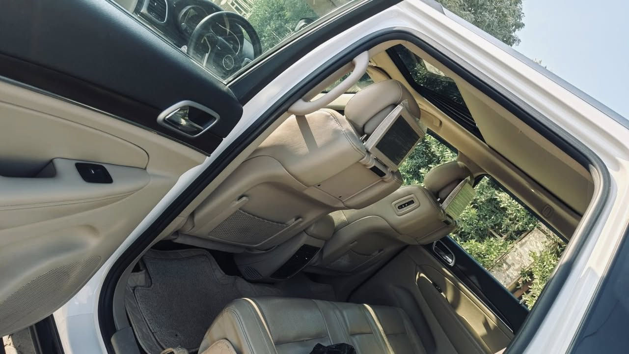 للبيع جيب 2018 خليجي 
اوفر لاند بلاص فول مواصفات 1/1 
معروفه مواصفات اوفر لاند بلاص
سياره خليجي 
فول لفول شاشات خلفيه شاشه كبيره 
دوسه تنزل ويه فتحت باب 
سياره فول ماوس كومه مواصفات خير من الله 
سياره جديده مكفوله كفاله عامه 
من كلشي. 
كير محرك كفاله 
رقم اربيل حديذ تحويل ثاني يوم 
السعر275 وبيها مجال 
فلوجه 
استفسار
‏***********‏
***********
