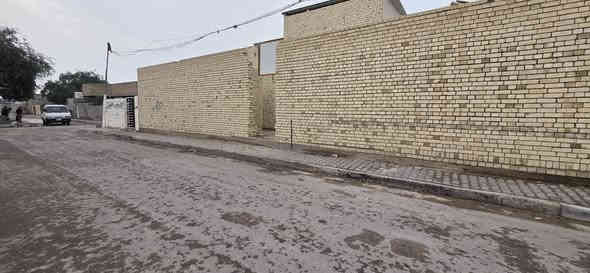 سلام عليكم مرخصةمديرالاكروب المحترم بيت زراعي ٥٠ متر هيكل عله فرع رئيسي  شارع ١١ متر  كماليه حي السلام شارع المستشفى خدمات كامله تبليط ماء مجاري كهرباء انترنت مولد ذهبيي
سعر مناسب ومستعجل  اتصال ***********
