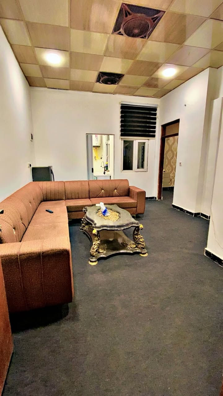 تحية طيبة

شقق ومكاتب للإيجار 

📍 الموقع: العرصات سدة الهندية مجاور أسواق بغداد 

متوفر

• غرفة وصالة

▪️ يوجد شقق نظامين مؤثثة + فارغ

▪️ مصعد شغال 24 ساعة

▪️ مناسب (شباب- موظفين - مغتربين)

📞 للاستفسار والحجز: مع صاحب البناية ***********
