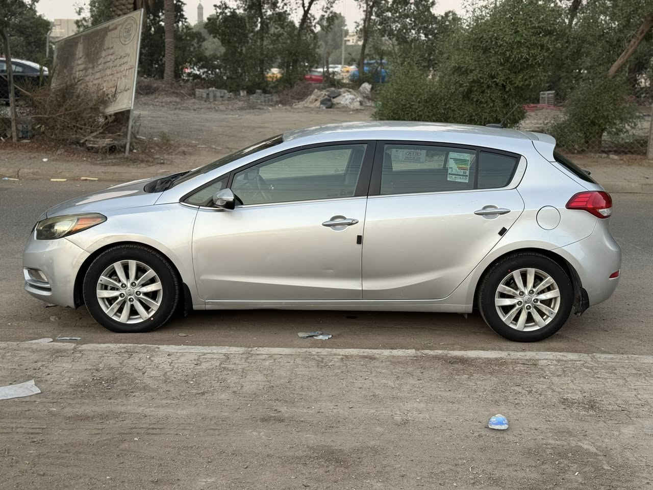 كيا فورتي 2015 وارد امريكي
مكفوله من الصبغ 
مواصفاتها 
كامره خلفيه
حساسات خلفيه
تحكمات ستيرن جهتين 
مري شفط 
واشاير بالمري
محرك 2000
ويل كب 
تخم تاير جديد
نظام اي بي اس 
نظام ايكو اقتصادي بانزين
السياره جديده
السياره رقم بغداد وباسمي 
السعر 106
للاستفسار ***********
