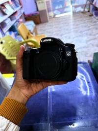 كانون 70D • عدسة 70/300 • شتر قليل