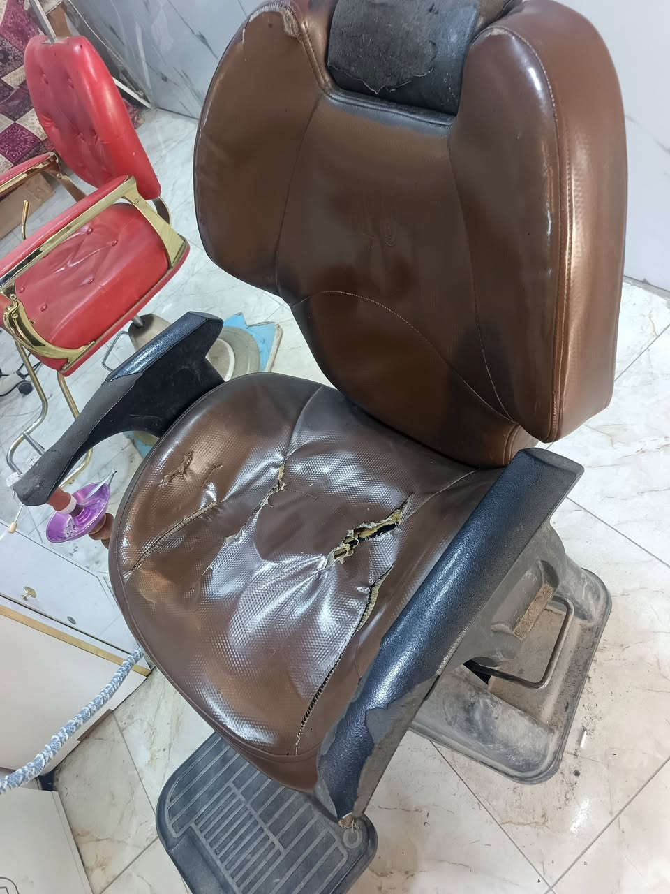 السلام عليكم كرسي حلاقه للبيع يحتاجه دوشمه فقط


**إذا كنت صاحب هذا الإعلان وتريد حذفه لأي سبب، رجاءا أرسل رسالة إلى الدعم الفني**