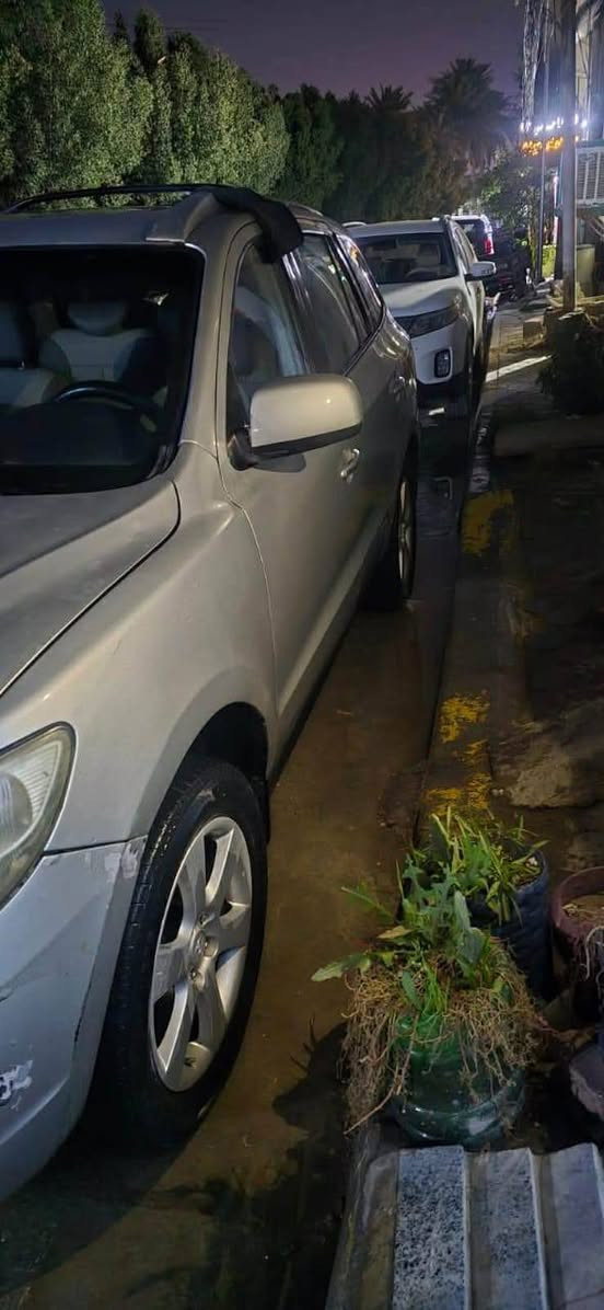 سلام عليكم 
سنتافي  متومة طبق الاصل انكليزي      بانزين بانزين 
٧ راكب   

تبريد وتدفئة 
كير ومحرك نضيف
بيها كصة
مكان كركوك 
مراوسة بيكب نيسان دبل قمارة 2007 ,فوك
***********
