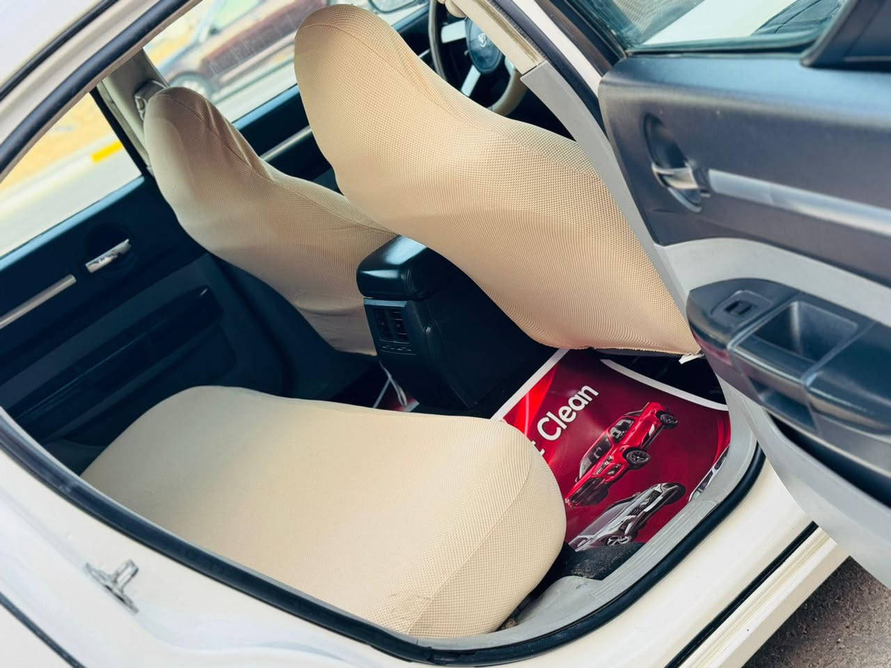 جارجر مديل 2010 خليجي سعر 108 قابل للتفاوض الأستفسار اتصل *********** خليجي كفاله عامه من ضربه وصبغ وتبديل مواصفات شاشه كبيره كامره خلفيه داخل بيجي قطعتين تبريد مكينه 3500مكينه وكير  كشنات كهربائي مكفولات حت من الفتح حساسات امامي وخلفي حداديه جديده تخم تاير تبريد تدفئه شغال مشروع وطني سنويه ل 28 مكان سياره كربلاء
