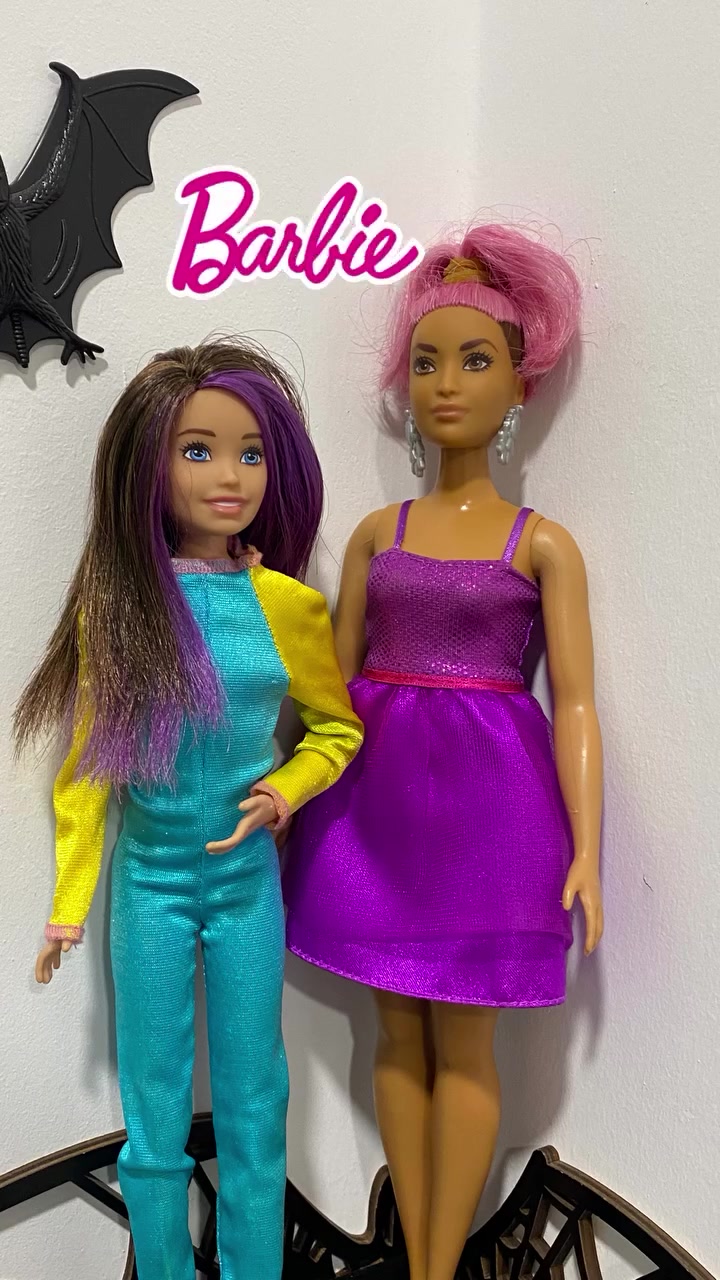 ٢ قطع باربي فاشنيستا و سكيبر  اثنيناتهم بس١٢😍
للحجز راسلوني خاص


**إذا كنت صاحب هذا الإعلان وتريد حذفه لأي سبب، رجاءا أرسل رسالة إلى الدعم الفني**