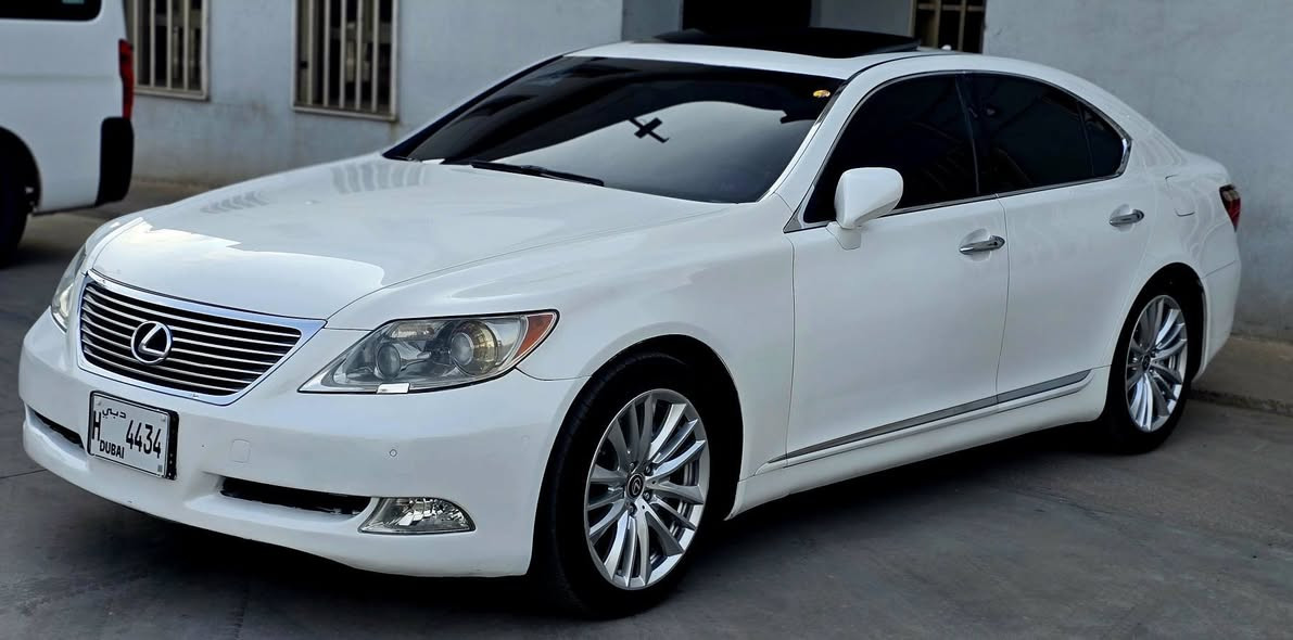 لیگزز مۆدیل 2012  مواسفات قەپات قەپاتی v8 گیرو مەکینە بەشەرت سەیارەکە دوبەیە بە  بۆیاخ دوو بارچه بە شەرت مالی مەدەنی  موسو بڕاوە بەشەرت 
گیر تۆماتیک
 ده گا شه فت
بەسمە 
گوشین ساردو گەررم 
سوکان هیتەر 
بریک بەسمە
٣ مۆدی لیخورین
پەردە کارەبایی
شاشەو کامیرە
تەبرید لەمس
گوشین کارەبی و سیاحی
گوشین خەزن
ئاوینە شەفت هتد……..

قەپات قەپاتت مواسفاتە 
گۆرینەوەش دەکەم لەسەر دل گرتن
سەیارەکە زۆر زۆر خاوینە  سعر 95 وەرەقە دەکەم گەر موشتەری تەلەفون بکە لەخزمەتم شوین هه ولیر 
*********** أربيل, العراق
