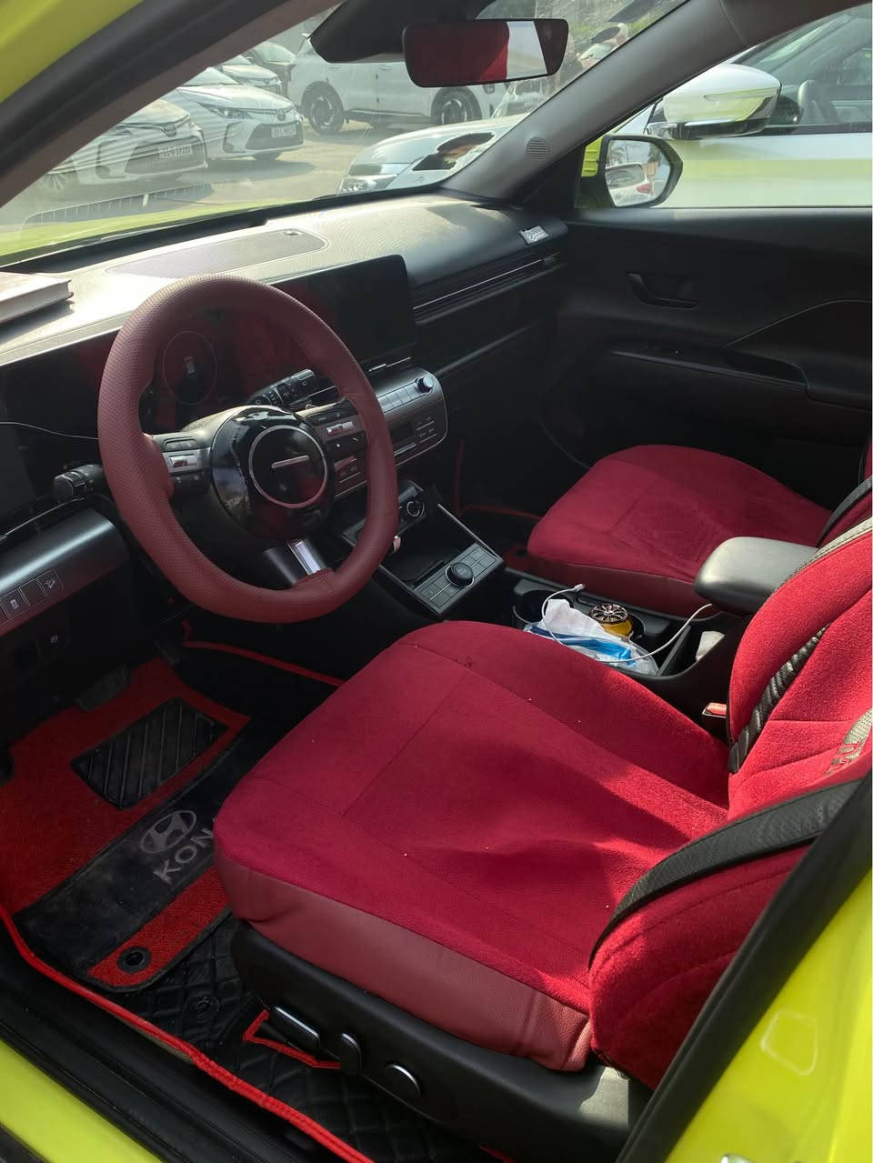 السياره فول مواصفات عده فتحه السقف 
حادثهه فقط بنيد مبدل ما بيها صبغ
السنويه بأسمي ثاني يوم تحويل رقم بغداد
*********** بغداد, العراق
