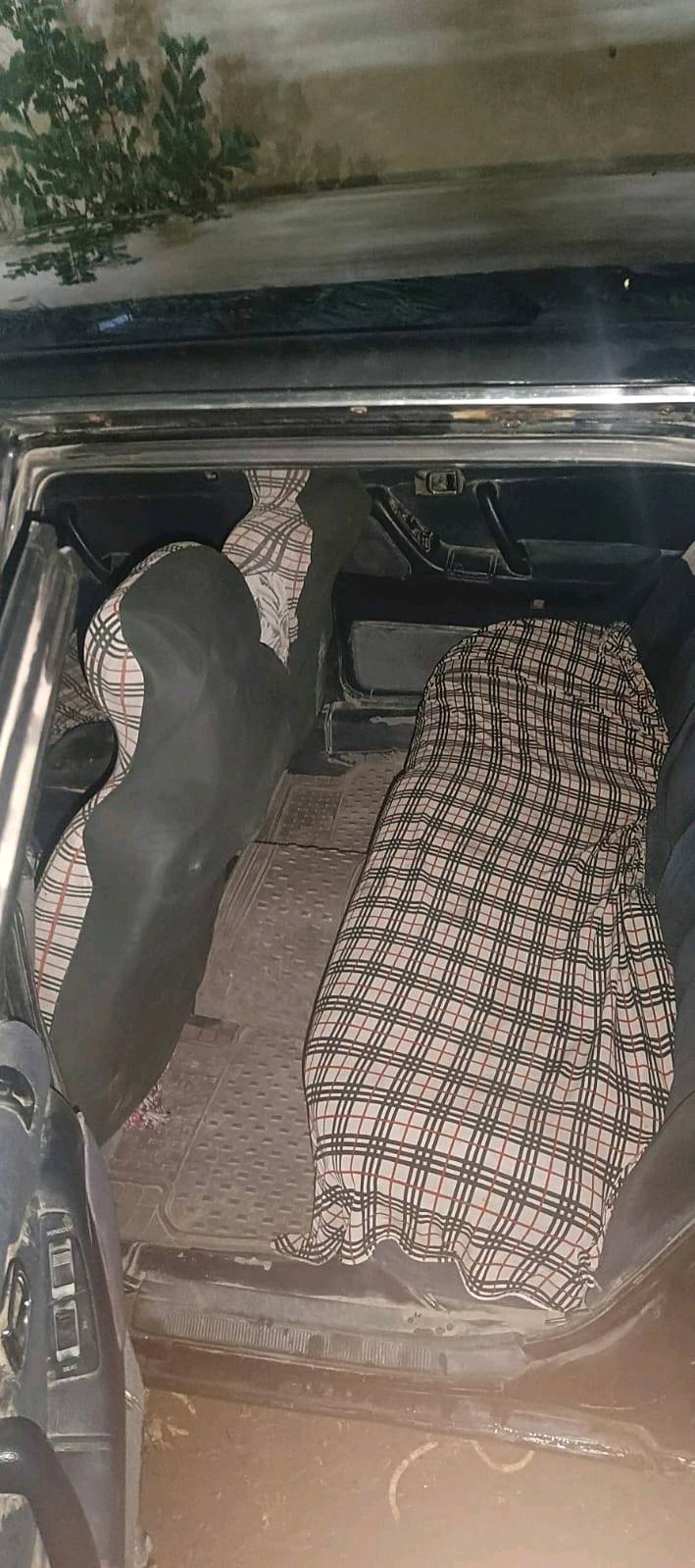 السلام عليكم سياره كراون موديل 91 سياره حلوه ونظيفه مكينه حلوه ناعمه نظيفه والكير كذلك السياره بيها ملاحظات بسيطه سعر السياره 35 وبيها مجال حق الجيه العنوان البصره قضاء شط العرب تنومه الصالحيه+964 772 256 3206 لو