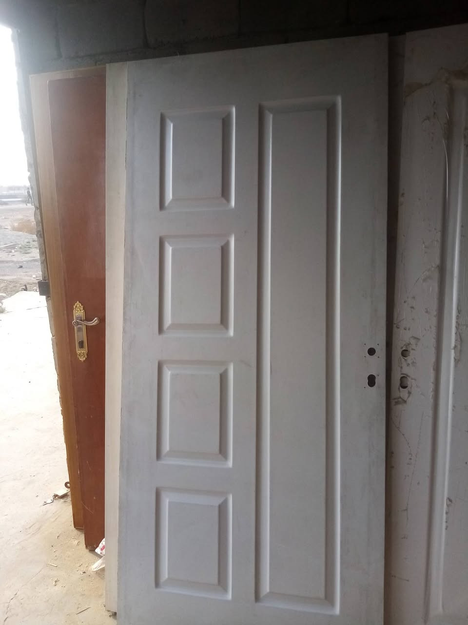 عندي أبواب تركي جديد مامستعمل كامل مع الكيلون بدون جرجوبه ب75 الف أبوغريب خان ضاري ***********،، ***********
