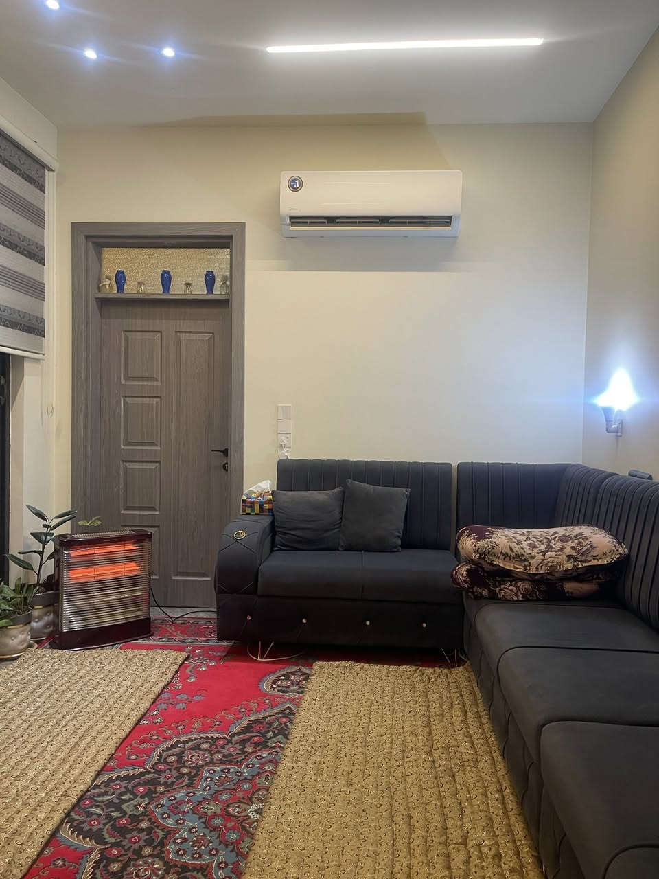 مشتمل للبيع بناء 2024. حي العرموشية الثانية خلف مول سامراء   مساحة 120 متر.  شارع 10.  عدد الغرف 3 
 السعر 150 مليون وقابل للتفاوض 
للأستفسار اكثر *********** 
مكتب العباسي للعقار ركن شارع 2000   حي الشهداء
