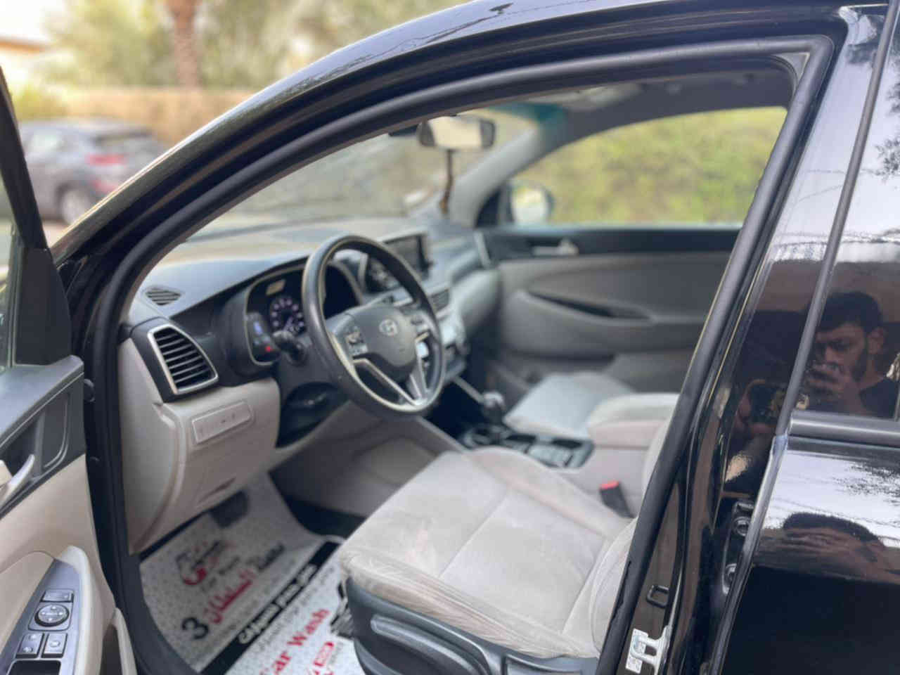 توسان 2019 أمريكي ✅
بأسمي/ للبيع و مراوس بالنترا او فورتي
سعر 154$ ورقة و بيها مجال 
محرك 2000GDI
رقم تلفون *********** مكاني لمنصور ساحت لقاء 
ا
