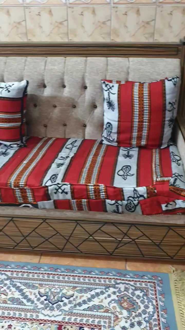 تخم مصري ٨مقاعد وزاويه وطبله وسطيه ويشتغل دي جي وسماعات ونفاظات بي اوجهه اضافيه مثل الصور اوجهه رمضاني ورصاصي مكاني بغداد الرصافه الامين الثانيه


**إذا كنت صاحب هذا الإعلان وتريد حذفه لأي سبب، رجاءا أرسل رسالة إلى الدعم الفني**