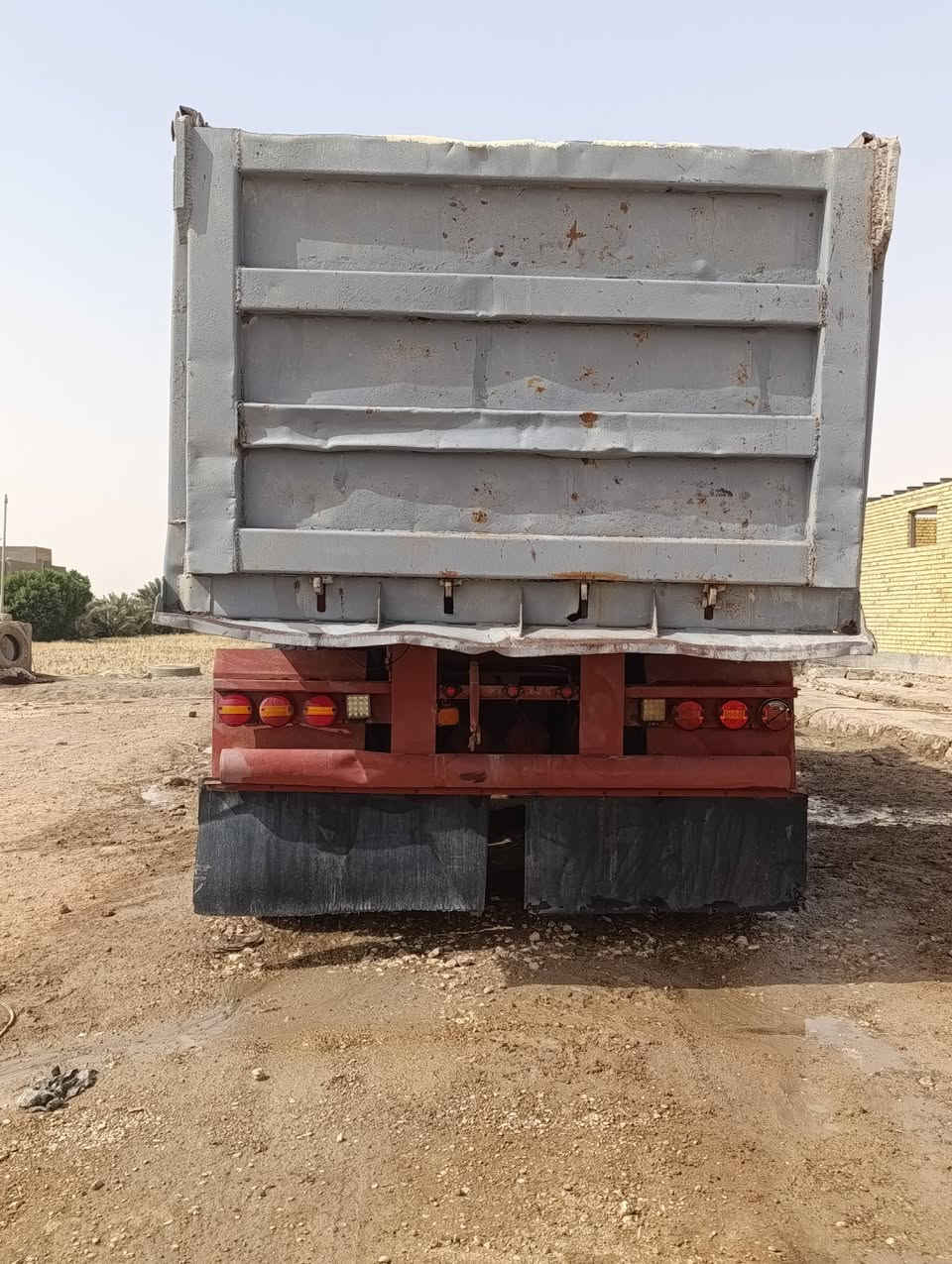 السلام عليكم مقطوره للبيع تخم تاير مكفولة ***********
