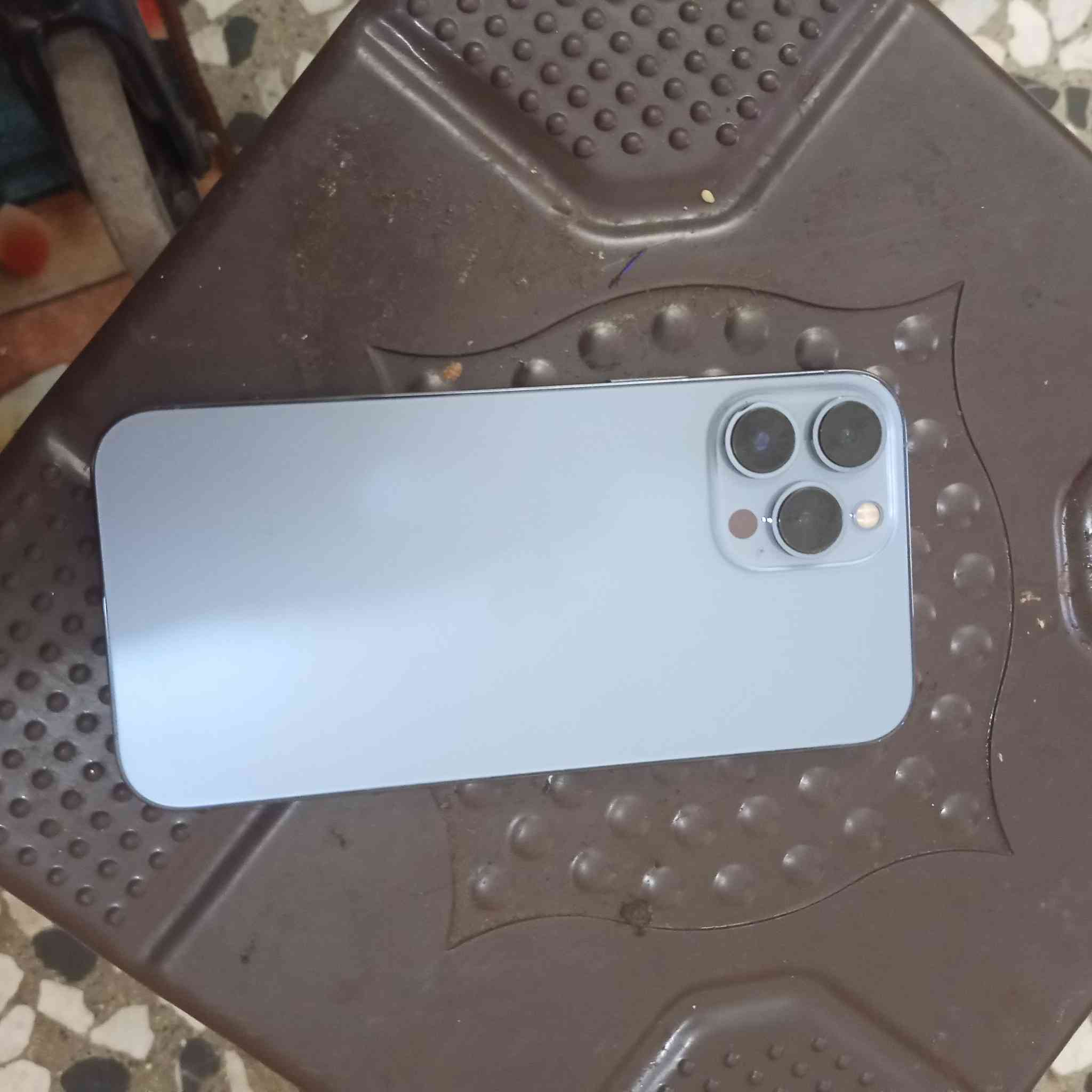 تلفون لبيع ايفون 13نضافه 100من100اتصال على هذا الرقم ***********
