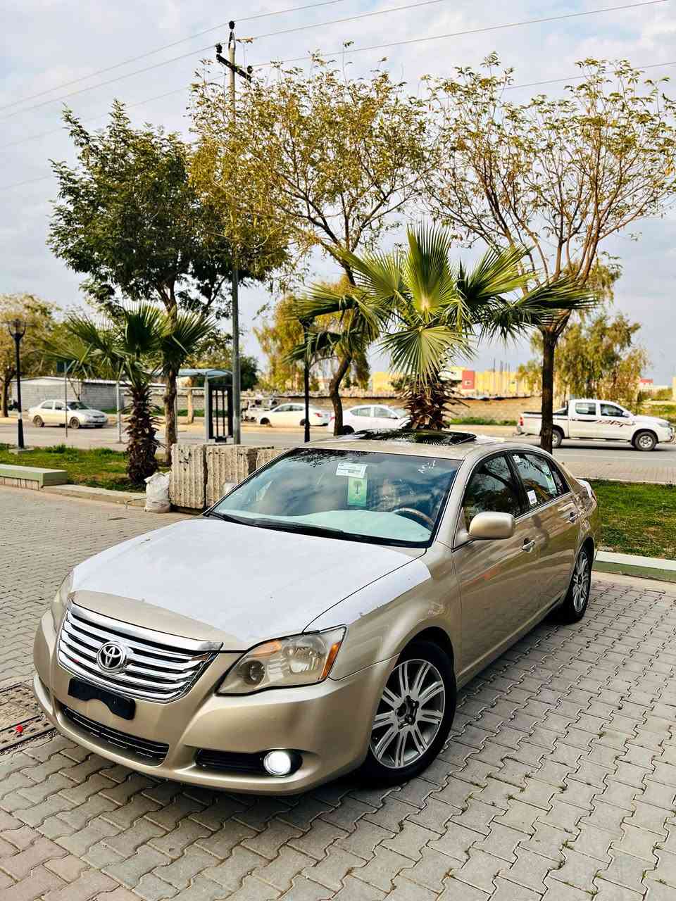 سـەرەتا بەناوی خوای گەورە 🤎.
بــۆ فرۆشتن تــوێتا ئـەڤەلۆن 2007..
مـووس مـووس..
خـەلیجی قەپات مواسەفات لمتد..
نــاوزەرد..
سڵـاید 
بــەسمە
پەردە
كـوشن سارد و گەرم
كوشن خەزن..
5 بەسمە..
ســەیارەی ماڵە و كامل كامل مەسروف كراوە ..
تازە سێرڤسم كردوە 
ڕۆنی گێڕ و مەكینەم تازە گۆڕیوە.
تاخمێك تایەی لۆك لۆكم بۆ بەستوە ..
گێڕ و مەكینەی بەشەرتی ١٠ فیتەر نەكراوەتەوە و دیجیتاڵیشی نیە ..
تەقە و ڕەقە و كارەبایی ھەمو گیانی بەشەرت..
سـەیارەكە بە پاكی ماوەتەوە ماشااللە ھـەر ھەمو گیانی لەسەر بــیلادە ..
چاڵ و شوخت و قوپاوی ھیچ نیە..
سەقفی ڕێك شوشەیە..
سـەیارەكە كامل پەمپی دوبەیە بۆ جوانی ..
بێ دەعم و لێدراو بەشەرت ..
ھەر ھەمو شتێكم نوسیوە پرسیاری عەیب و عاری مەكە ..
موشتەری نیت ڕەحمەتت لێبێت سەری خۆم و خۆشت مەیەشێنە .. 
سعری فرۆشتنی62 گەڵاو مەجالێكی كەم ..

لــە كەلــارم ...
***********
