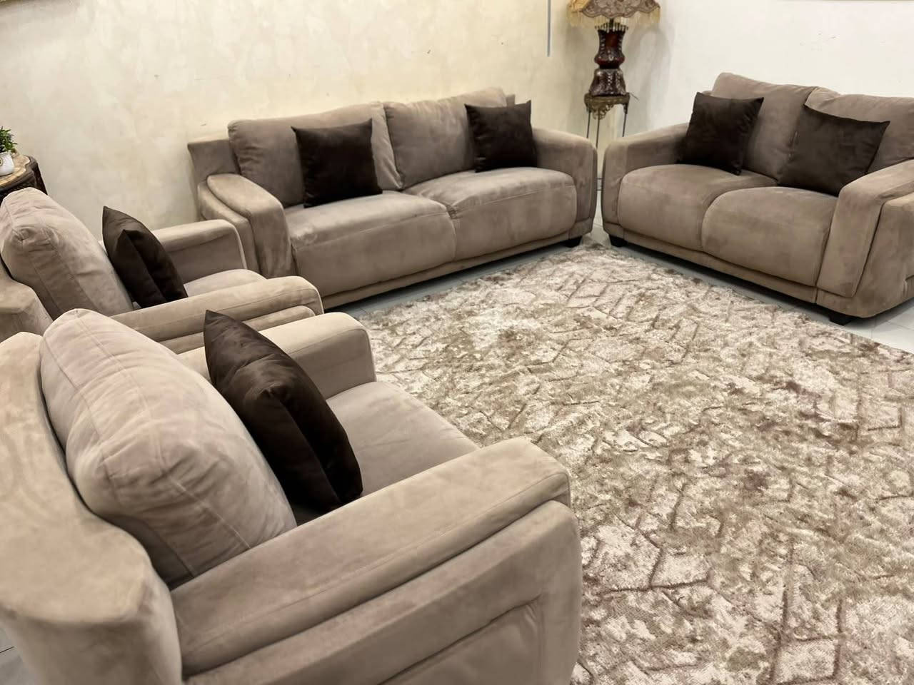 كورنر الترند الكبتونيه ❤️‍🔥
خشب سويد و لاتيه 🛻
قماش مبزر تركي مخمل 🛻
سفنج ضغط نخب اول 🛋️
...........
يضاف توصيل حسب منطقه عمان زرقا 10 دنانير 🛻🫰


**إذا كنت صاحب هذا الإعلان وتريد حذفه لأي سبب، رجاءا أرسل رسالة إلى الدعم الفني**