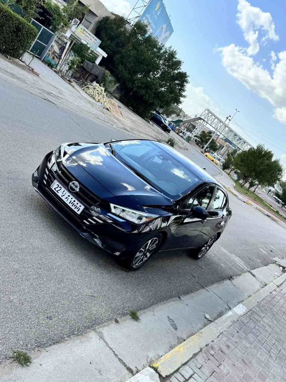 السلام عليكم للبيع نيسان فيرسا 2025 SV
***********

🔥مكفولة بدون صبغ بدون بارد كلين تايتل حتى الدعاميه بلادية بدون صبغ 🔥

ماشيه 29 الف كيلو 

مكينة .1.600 استهلاك وقود منخفض جداً 

المواصفات 

بصمة تشغيل 

Apple carplay + android auto 

لايت ليد زينون 

رادار جانبي 

رادار خروج عن المسار او نظام المحافظة على المسار 

رادار امامي 

رادار خلفي 

نقطة عمياء

حساسات خلفية + اصطفاف 

مثبت سرعة 

بلوتوث + USB 

نظام ABS + مانع انزلاق + ثبات الكتروني 

نظام تحذير من الاصطدام الامامي 

شاشة كبيرة 

كامرة خلفية دوارة 

اشارة ترحيب 

شحن وايرليس

حاكية اتصال 

داخل لونين 

تحكمات استيرن 

دشبول مطعم بجلد ازرق 

وبعد بيها هواي مواصفات ما ذكرتهن السيارة جديدة حلوه واحلى من الصور 

مكان السيارة بغداد
