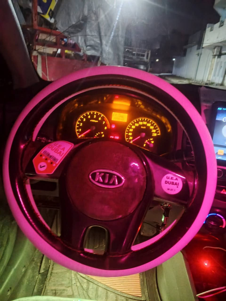 السلام عليكم تكسي ريو موديل 11 محرك 16 بلادي للبيع رقم نينوى احمر الأرقام تنزل من سعرها أو اذا يريد الشراي اني اكملها هم حاضر وكلشي موضح بالصور وشرط التحويل هيئة وغرامات صفر وهذا رقمي هم ***********
