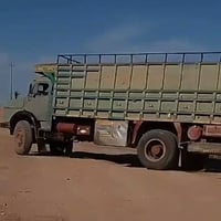 يوجد لوري ليجار لي يريد  اتصل علا رقم  07868332775