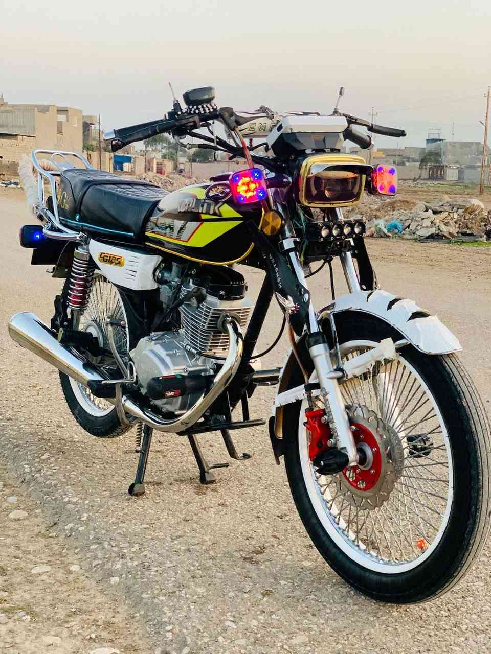 سلام عليكم  ماطور للبيع سونيك اصلي موديل 24 لوك ماشي 3700 فقط لوك جديد  محرك كير كلج  شرط ماناقصه برغي  فول نضافه  سعر اتصال ع رقم ***********
