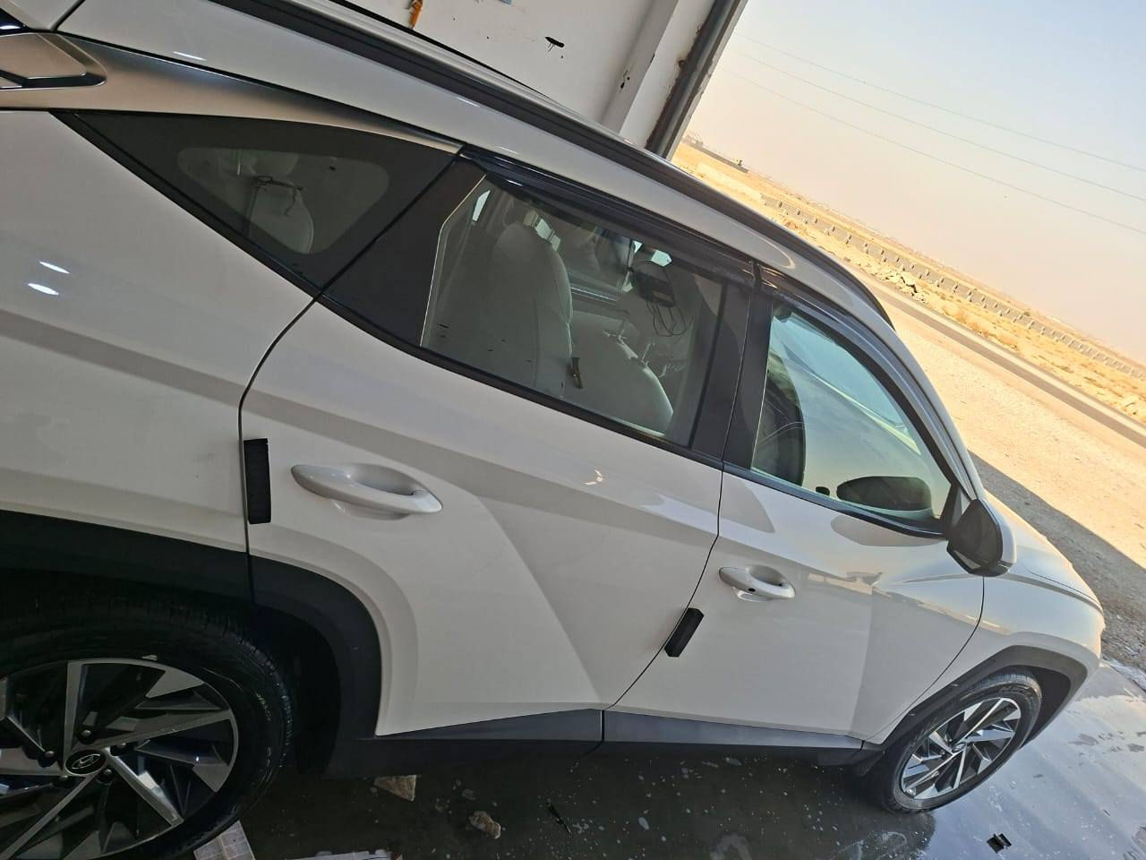 مكلف بالنشر
سيارة توكسان موديل 23 رقم سليمانية ماشية 64
كير ومحرك بالشرط  السيارة بيها بارد بالجنطة وكارت بالدعامية والبقية كفالة عامة السعر المطلوب 225 للاستفسار 
‎‎***********
