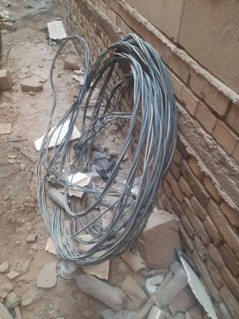 بسوق الشيوخ كراج كبير للبيع ونظيف كلش طول ٦ أمتار وعرض ٣ أمتار وارتفاع مترين ونص الشراي يتفضل خاص 
وضفيره جديده الاصليه اربع خطوط  للبيع


**إذا كنت صاحب هذا الإعلان وتريد حذفه لأي سبب، رجاءا أرسل رسالة إلى الدعم الفني**