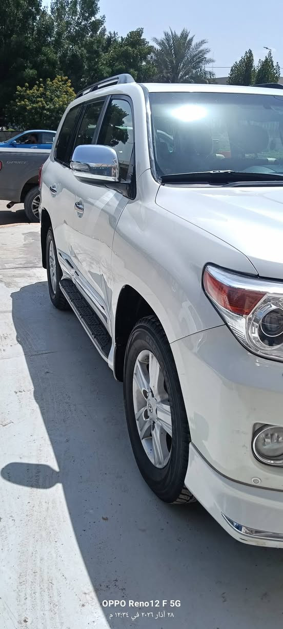 ‏‎سلام عليكم 
قطعة نادر الي يدور جديد ومميز 
 للبيع 
لاندكروز 🔥 2014 🚀 GXR:
السياره احله من الصور بالحقيقه 
فول مواصفات 1/1 💯 :
1- فتحة 🕳️
2- بصمة 🔐 عدد 2 
3- ماشية 158 الف بعدها بحالة الوكالة
4- حساس خلفي وامامي 🎶🔊
5- ثلاجة 🥶
6- 2 كراسي كهرباء ⚡
7- تشغيل عن بعد 💥
8- شاشه جبيره 💻
9-كامره👀
10- 8  ايرباك 🚨
11-دفع رباعي 🚀
12- رقم اربيل بأسمي تحويل ثاني يوم

ملاحظة // السيارة  كفاله عامة من جميع النواحي وشرط الفحص  حته من الرصعه ومن الشخط ✅  
جديدة بمعنى الكلمه شرط تراي زيرو  
وبالعافية ع تكون من نصيبه 
بأسمي شخصياً  تحويل مباشر  
#مفخره_الأرض 🔥
مكان بغداد ✅
🟩 السعر اتصل على رقم وبيك خير وتدلل            

لاستفسار الاتصال ع الارقام التالية 📲📲
*********** 
‏‪0780 633 9495‬‏

‏  

تحياتي لجميع 🌹 🌸
