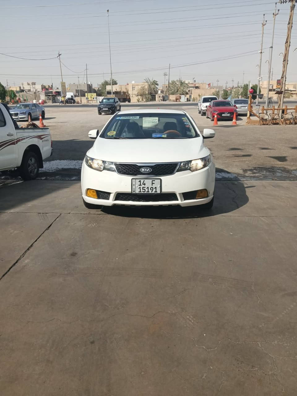 سلام عليكم للبيع كيا سيراتو موديل 2011 وارد خليجي محرك 1600دوش محرك كير تبريد حداديه كفاله من الضربه والتبديل بيه رش تجميلي قطعتين والباقي كفاله سياره جديده رقم بصره سنويه مجدده 2030 دواخل لونين سعر 88 بيه مجال كلش قليل/***********/عنوان بصره
