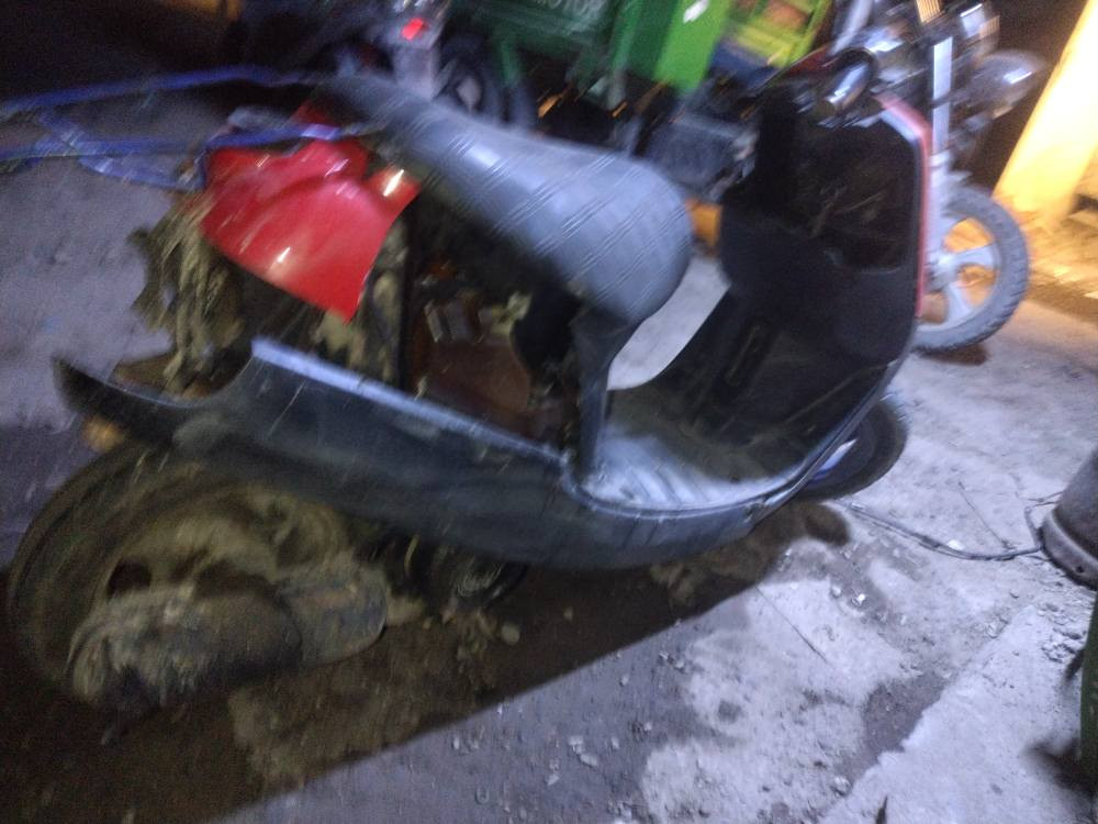 دراجه ٦٠ دراجه حلوه وعمليه بس بيه نقوصات قليله عوزه صالنصه وتانكي مال بانزين سعره 150بيه مجال للشراي
رقمي *********** بغداد, العراق
