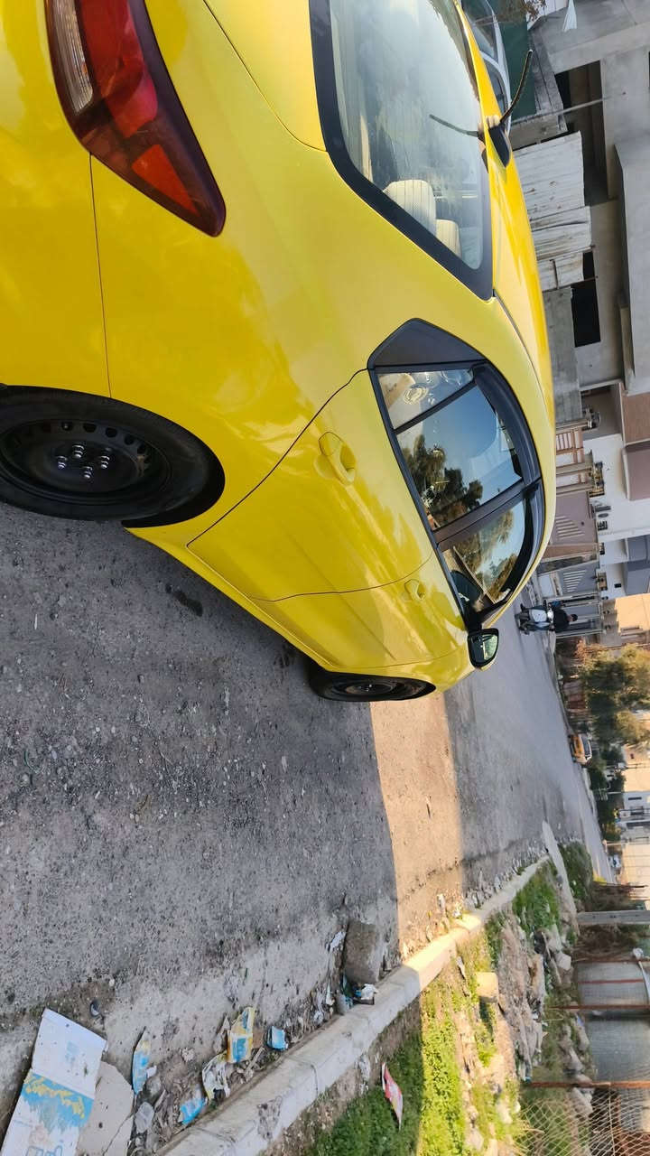 ريو للبيع 2018 ضرره بخشم البوند السيارة جديده هيئه وغرامات صفر والسعر 115والسياره كندي كير عادي والاتصال على الرقم ***********
