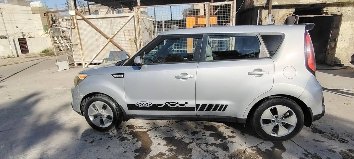 السلام عليكم 
كيا صول موديل 2015 
وارد امريكي صور الحادث مرفقة
سنوية 2029 
محرك 1600 GDI
بيها منظومة غاز
السعر 103 بيع مستعجل
مكان السيارة بغداد الامين 
***********
