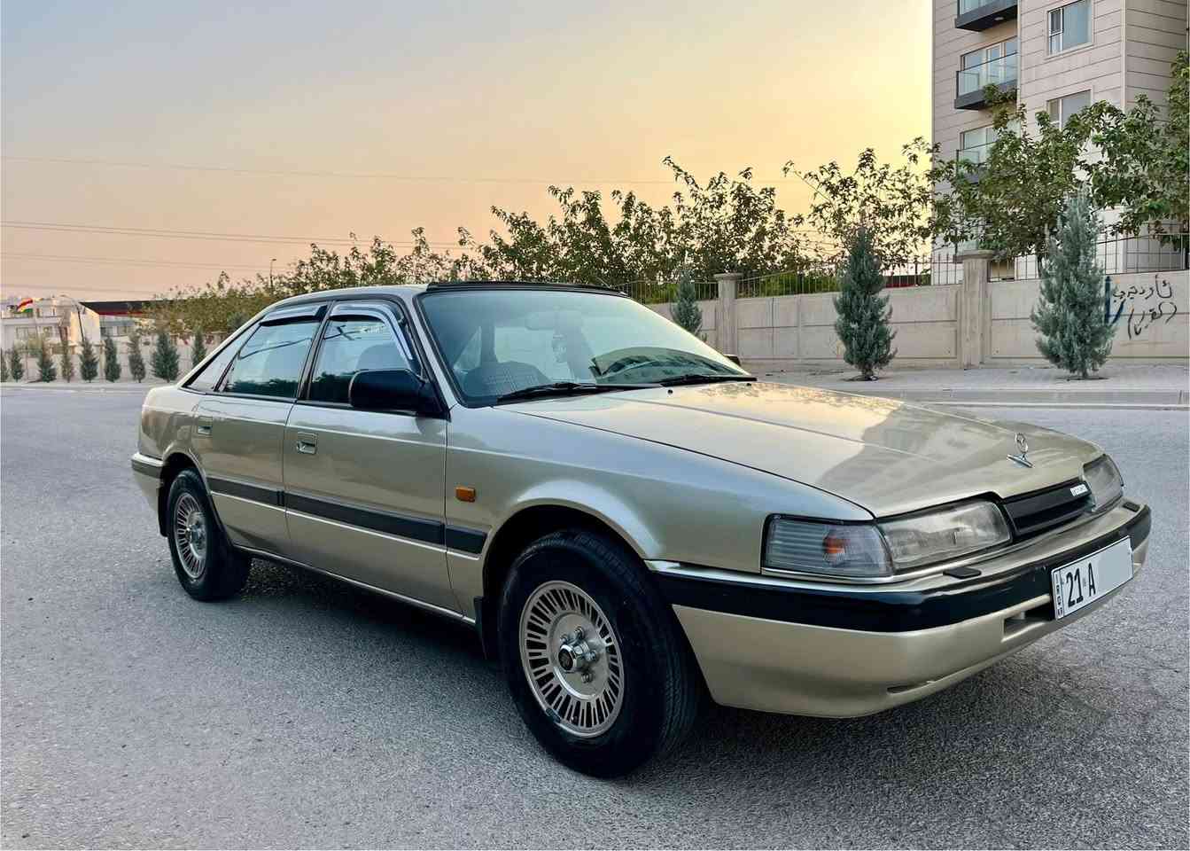 سلام و علیک براکانم ئەم سەیارە بۆ فرۆشتن لە جۆری مازدا ٦٢٦ مەکینە ١٢ و بەخ گێڕ عادی بێ لێدراوی کامل بۆیاخ لەسەر ساخی گێڕ و مەکینە و پێش هەموو گیانی بە شەرت سەنەوی و ڕەقەم تازە تا ساڵی ٢٠٢٨ نرخی ٤٢ گەڵا و مامەڵە ژمارەی مۆبایل ***********
