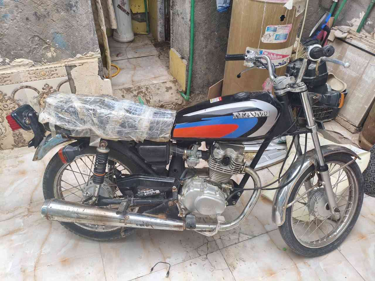 السلام عليكم دراجه ،2023وراق البيع السعر800وبيه مكان بلسماوه رقمك***********واتساب
