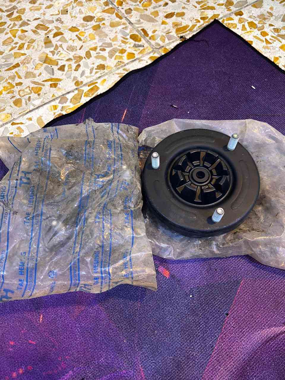 سلام عليكم
قواعد دبلات كوري  جدد بالايلون  سعر ٣٠
دبة ماء راديتر ١٥ الف 
حساسات  الواحد ١٥ الف 
مكاني بغداد الاتصال على الرقم 
كل الغراض شرط الفحص 

***********
