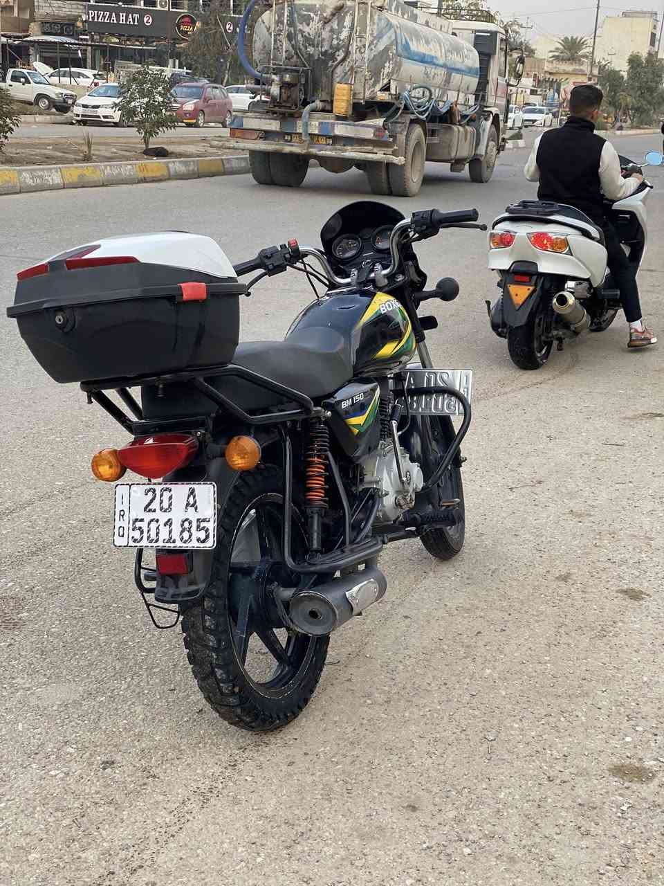 السلام عليكم
بوكسر مرقم  ٢٠٢١ 

مكينه جفتتها على أيدي شغل شركة باجاج وعراض اصليه 

كامله مكمله 

السعر خاص 

العنوان ديالى بعقوبة 

***********
