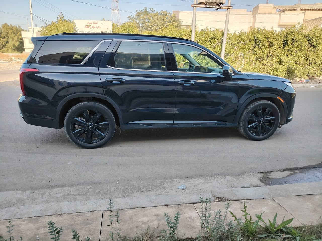 سلام عليكم
للبيع هونداي بلسايد دخول جديد
موديل 2024 داخله كتاب شهداء
رقم بغداد ماشيه ٢٥ لف
اللون حبري 
ضرر السيارة
بنيد نفسه مصلح ومصبوغ
قبق جنطه بي صبغ اكلير من امريكا 
طاك ايرباك استيرن وبرده فقط
رقم شاصي سونار موضح بل منشور 
مواصفاته فول واحد ع واحد
بصمه تشغيل بصمه فتح ابواب وتشغيل عن بعد
فتحه سقف
فول تحكم استيرن
رادارات امامي وجانبي وخلفي
عدد المقاعد سبعه راكب جلد كهربا تدفئه وتبريد
كير بصمه
سايد بريك بصمه
صندوق كهرباء ذكي
كامرات بالمري جانبيه
تبريد سقفي
سماعات مضخم سستم
كراسي الاماميه كهرباء
لد خلفي وامامي الايد زنون
حساس خلفي
وبعد بيه مواصفات أكثر
حجم المحرك 3800
السعر 233 وبيه مجال بسيط 
مكان السياره بغداد حي العامل
اتصال على هذا الرقم ***********
