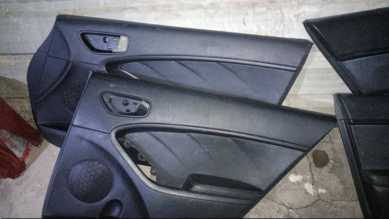 بطاين بيبان
كيه فورتي 
للبيع كاملات ٤ بيبان مع عداد دشبول
***********
