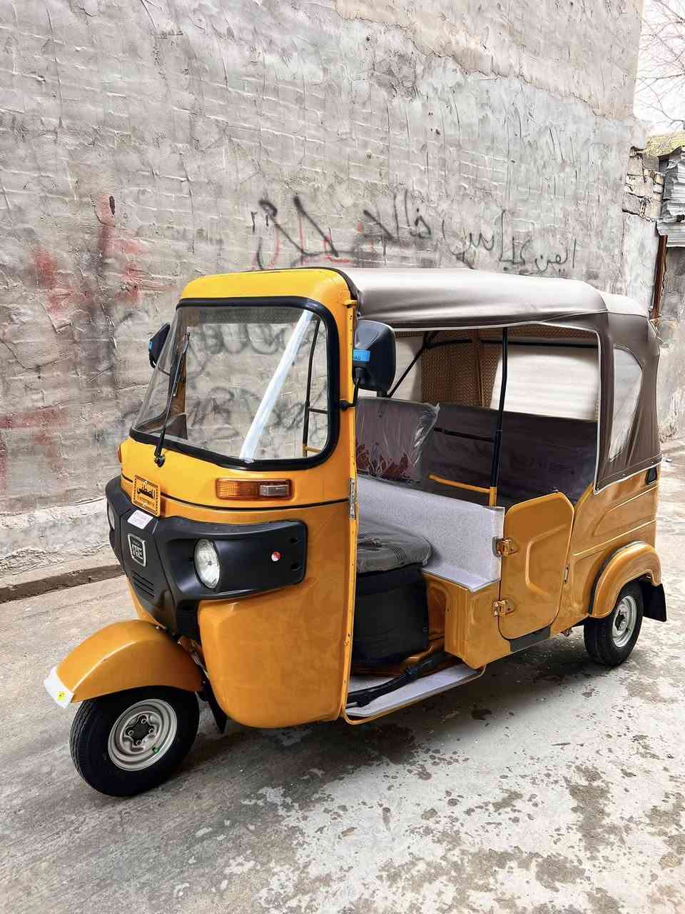 السلام عليكم تكتك للبيع موديل 2021 شهر4  كامله الورق 
مكان الكماليه رقم الهاتف ***********
