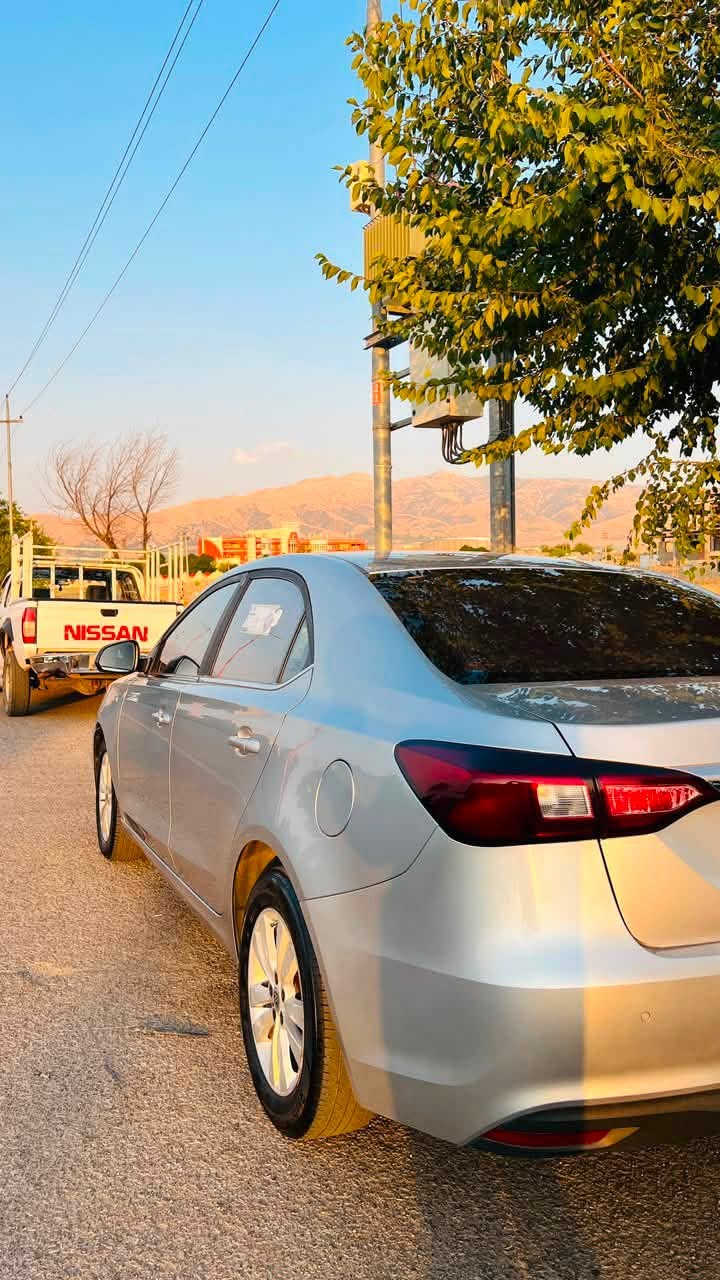 Mg 360 2019
مۆدێڵ:٢٠١٩
ڕەنگ:سلڤەر
١٣٣٠٠٠کم
شاشە گەورە
ئاوێنە ئیشارەت-Abs-گێڕی ئۆتۆماتیک و عادی-گێڕ لە سوکان-گێڕی cvt نییە-حاسە و کامێرا-تەحدید سورعە-کامل تەحەکوماتی سەر سوکان
بۆیاخ:دوو پارچەو نیوی بۆیاخە بێ ناوگرتن 
گێڕ و مەکینەی بە شەرت نەکراوەتەوە 
سەنەوی بەسەرچووە 
نرخی: ٧٨ گەڵاو معامەلە 
سەیارەکە لە هەڵەبجەی شەهیدە 
***********
