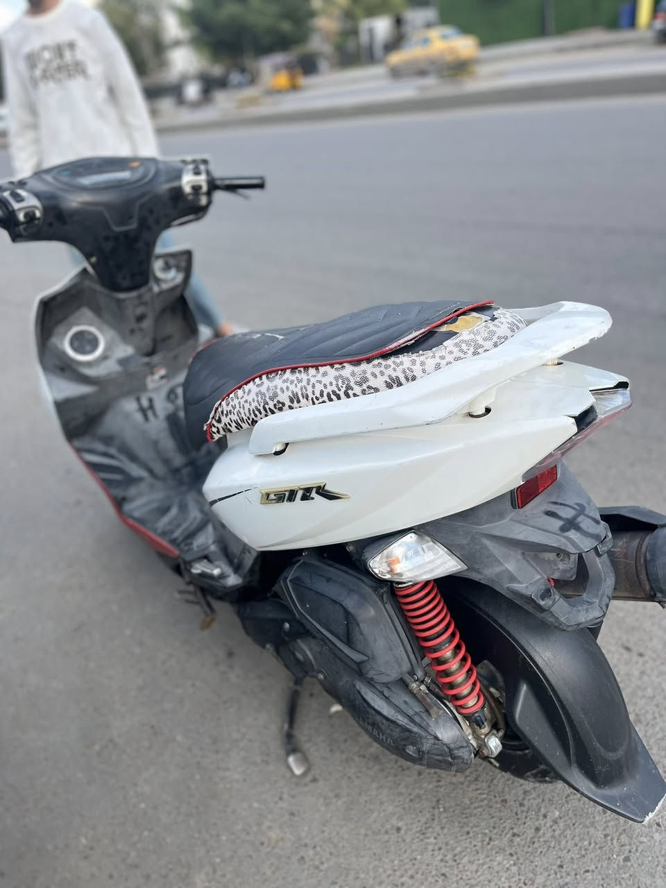 سلام عليكم دراجه جي تي ار دراجه حلوه لدراجه ما بيهة اي نقوصات بس لحاضن لداخلي طاك مكينه ما مفتوحه لا نضوح لا تبخير السعر 800وبيهة مجال حك لجيه العنوان بغداد مدينه لصدر لستفسار ‭٠٧٧١ ٤٢٧ ٨٨٧٣‬
