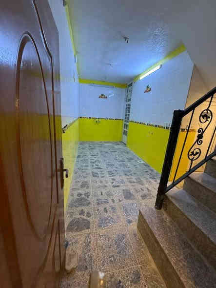 ❄️✨————————-⸻✨❄️

🏠 للإيجار – بيت في السيدية
📏 المساحة: 50 متر
🏢 يتكون من طابقين

🔹 مواصفات البيت:
🛏️ 3 غرف نوم
🛋️ صالة
🍽️ مطبخ
🚿 خدمات عدد 2

📍 موقع العقار:
السيدية – شارع النخل

📞 للاستفسار والتواصل:
📱 ***********

📍 موقع المكتب:
السيدية – الضباط، مقابل لحوم وجوالي

⸻مكتب المصطفى للوساطة العقارية
